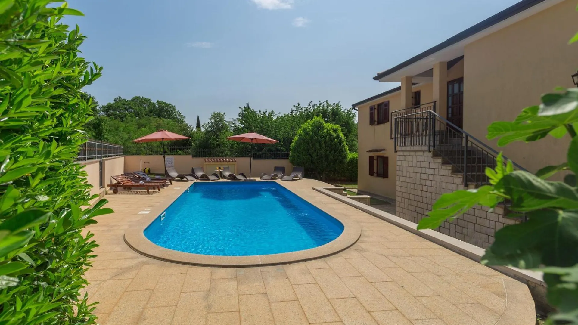 Strandnahe Ferienwohnung Marea Mit Pool Und Garten Porec Apartment