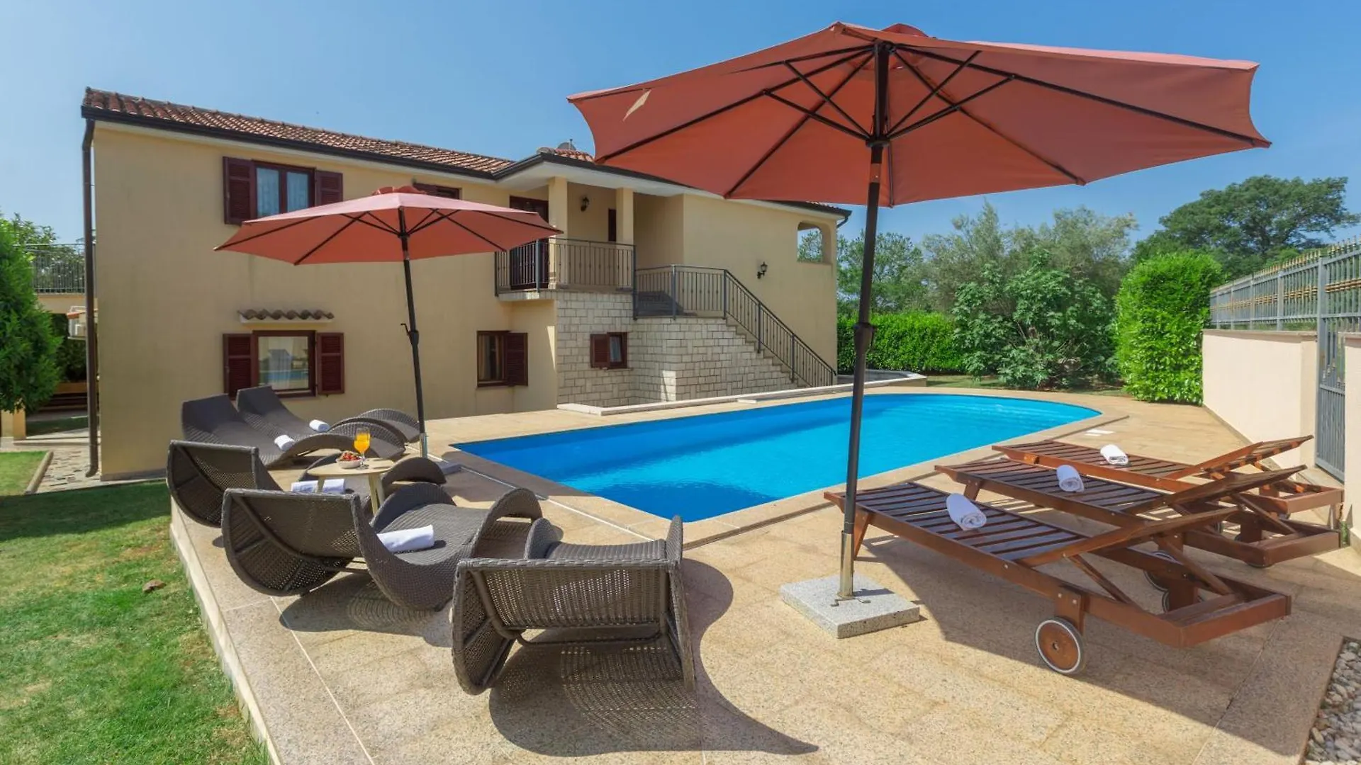 Strandnahe Ferienwohnung Marea Mit Pool Und Garten Porec 0*,
