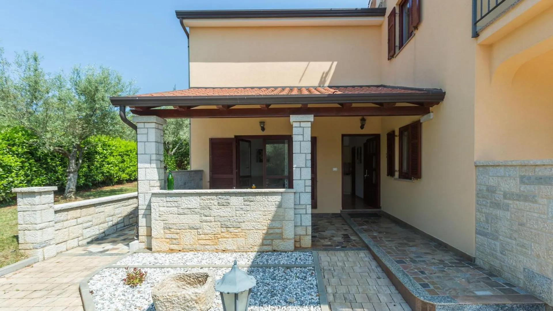 Strandnahe Ferienwohnung Marea Mit Pool Und Garten Porec Croatia