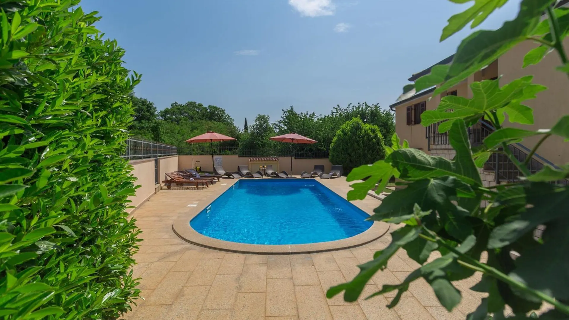 Apartment Strandnahe Ferienwohnung Marea Mit Pool Und Garten Porec
