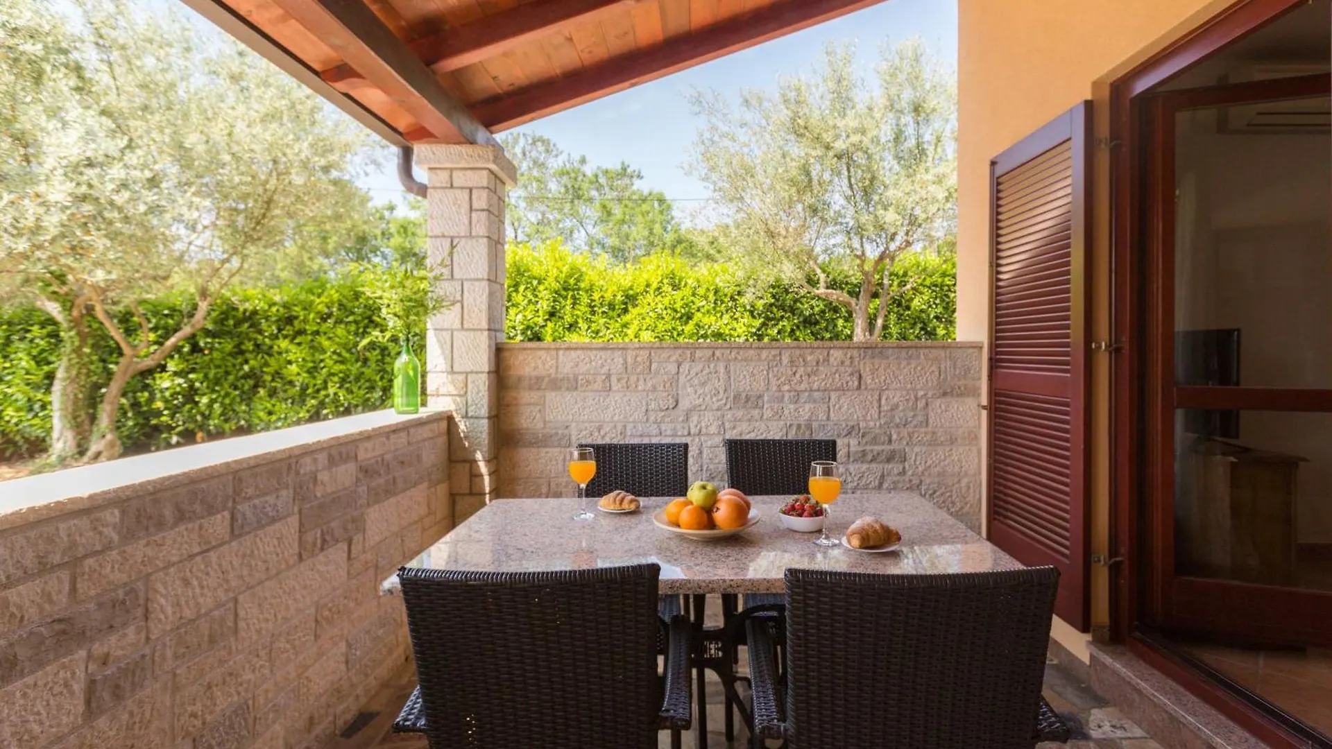 Strandnahe Ferienwohnung Marea Mit Pool Und Garten Porec 0*,  Croatia