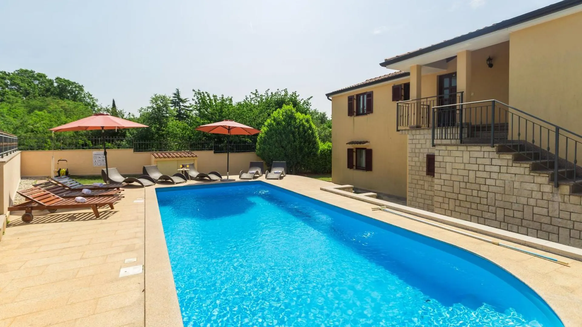 Strandnahe Ferienwohnung Marea Mit Pool Und Garten Porec