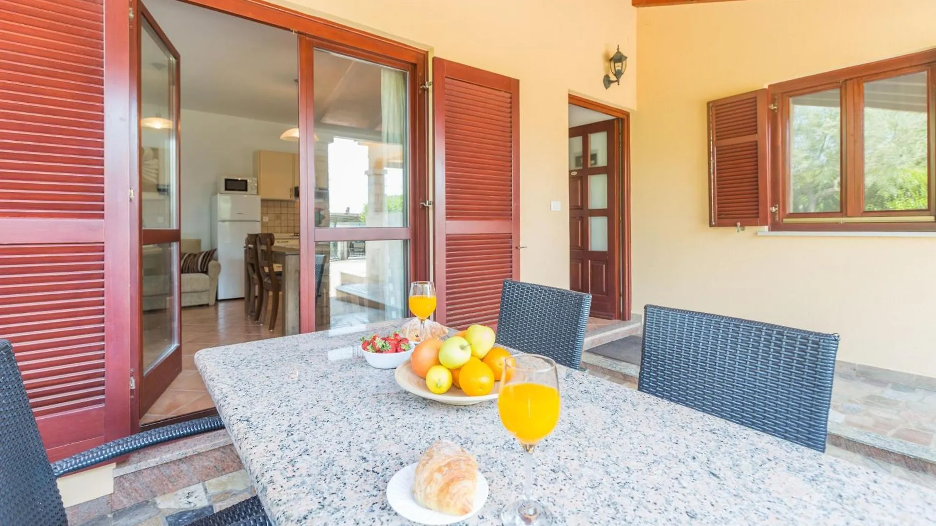 Strandnahe Ferienwohnung Marea Mit Pool Und Garten Porec 0*,