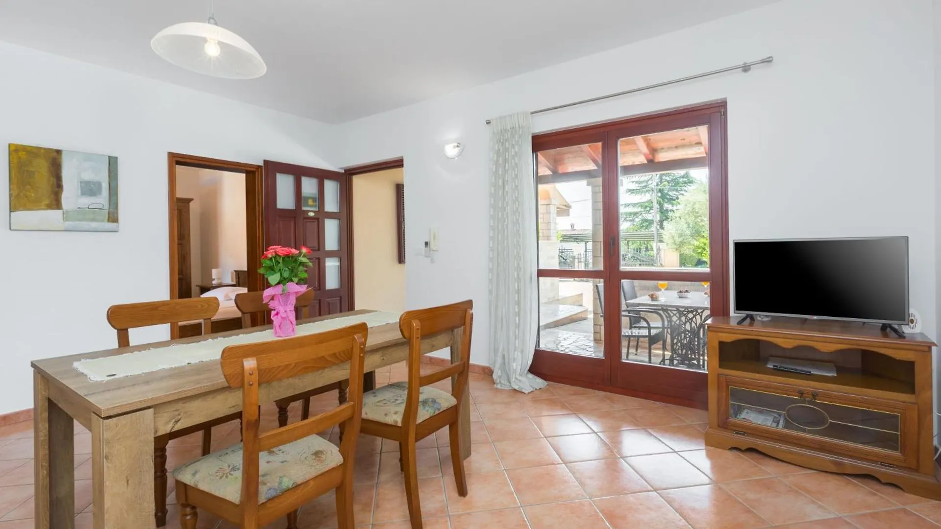 Strandnahe Ferienwohnung Marea Mit Pool Und Garten Porec Croatia