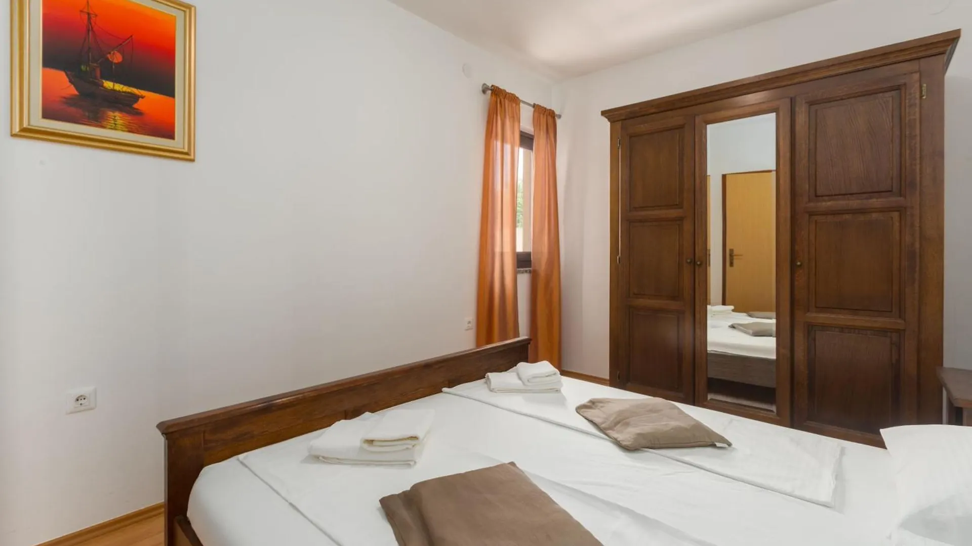 Strandnahe Ferienwohnung Marea Mit Pool Und Garten Porec Apartment